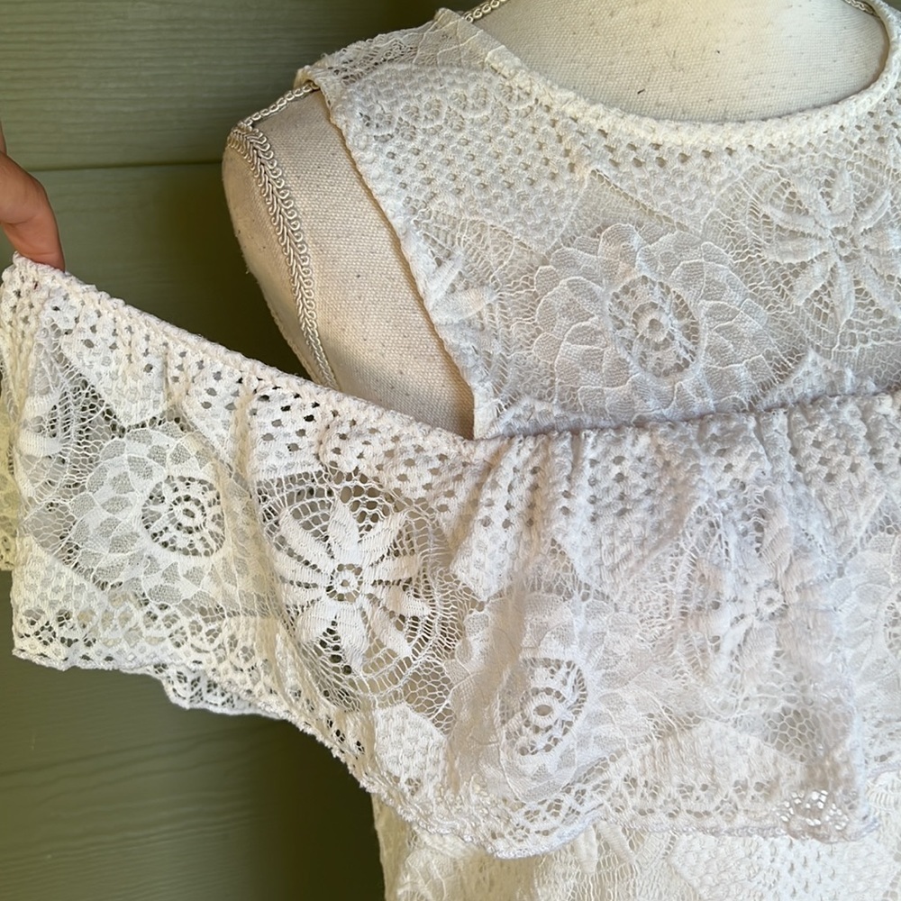 Mi Ami Lace Cold Shoulder Dress - Picture 3 of 10